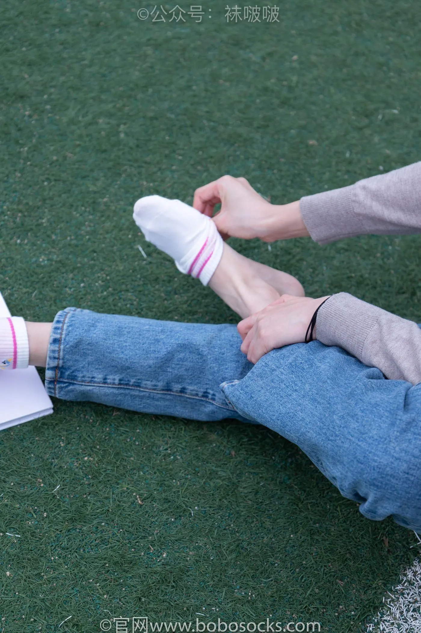 [BoBoSocks袜啵啵]NO.004 泡芙-vans帆布鞋、白棉袜、裸足 [127P]插图8